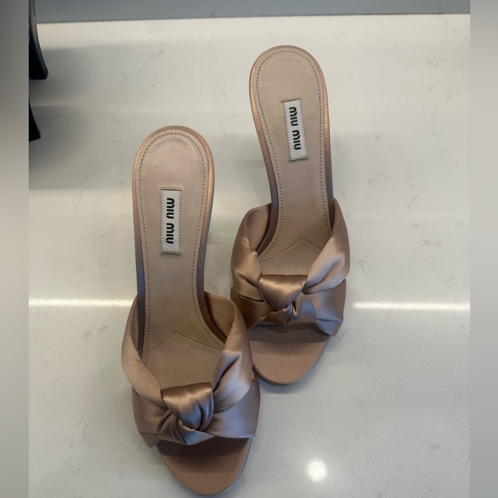 NIB Miu Miu Satin Kitten Heels 
Size EU 39